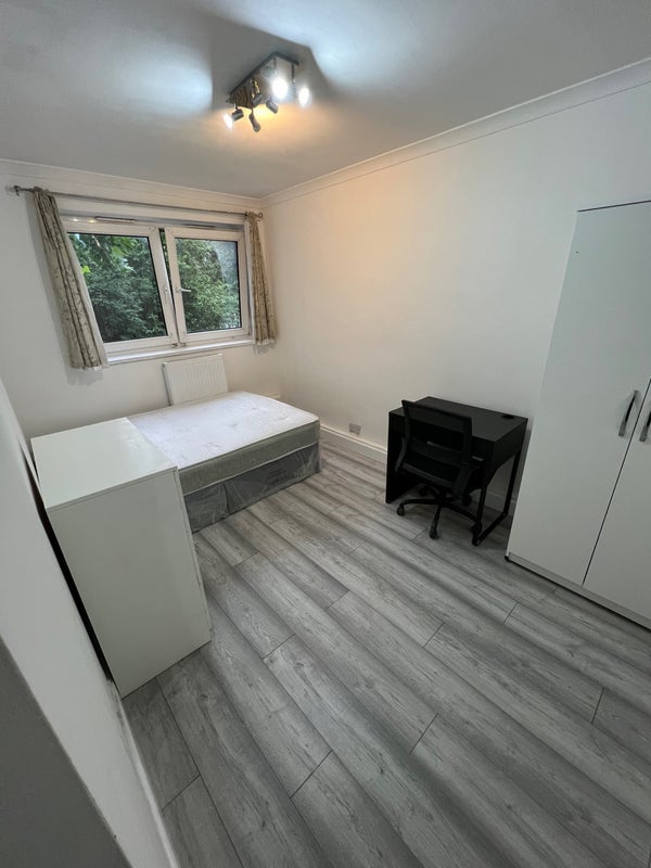 Room Cephas Street in Greater London