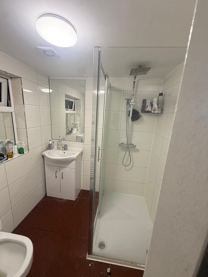 Room Eton Road in Greater London