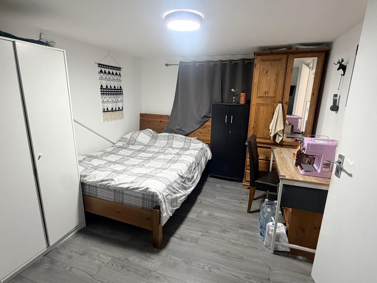 Room Eton Road in Greater London