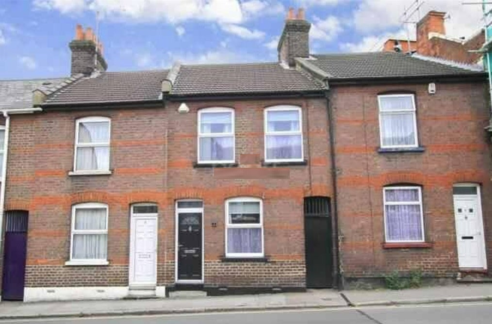 House Farley Hill in Luton