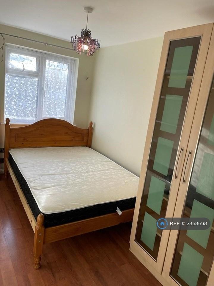 House Beechcroft Close in Greater London