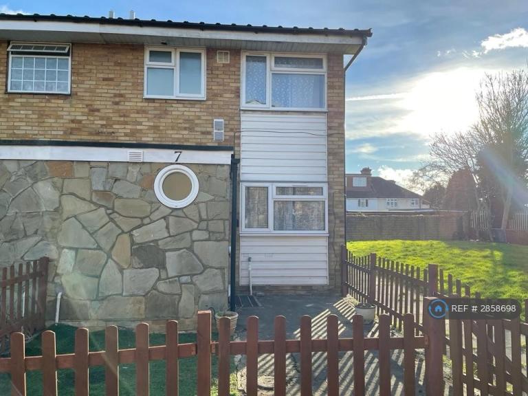 House Beechcroft Close in Greater London