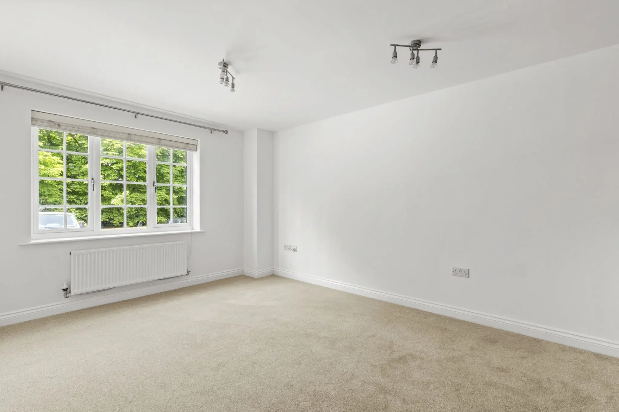 Flat Nocton Hall Drive in Wendover