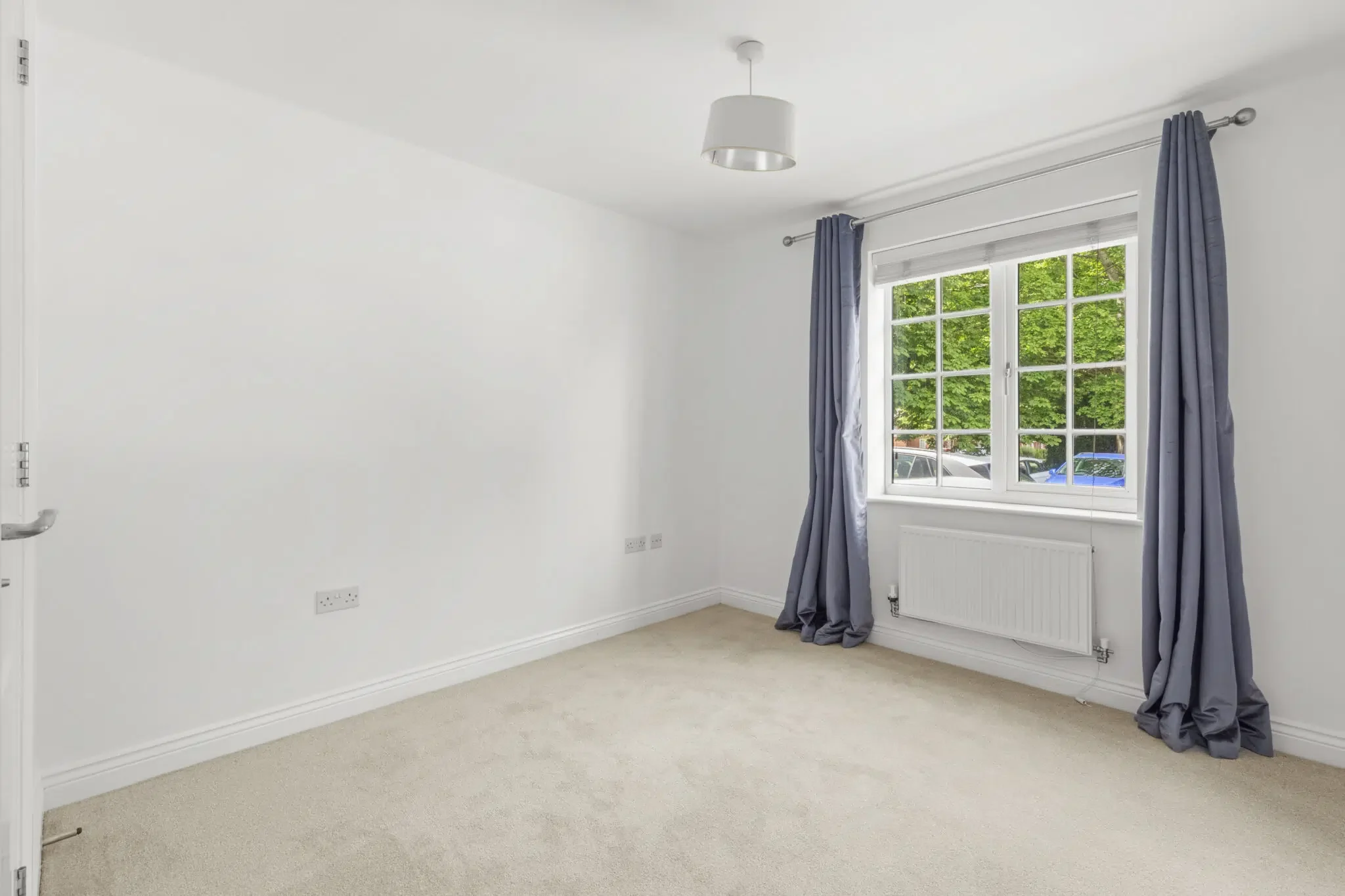 Flat Nocton Hall Drive in Wendover