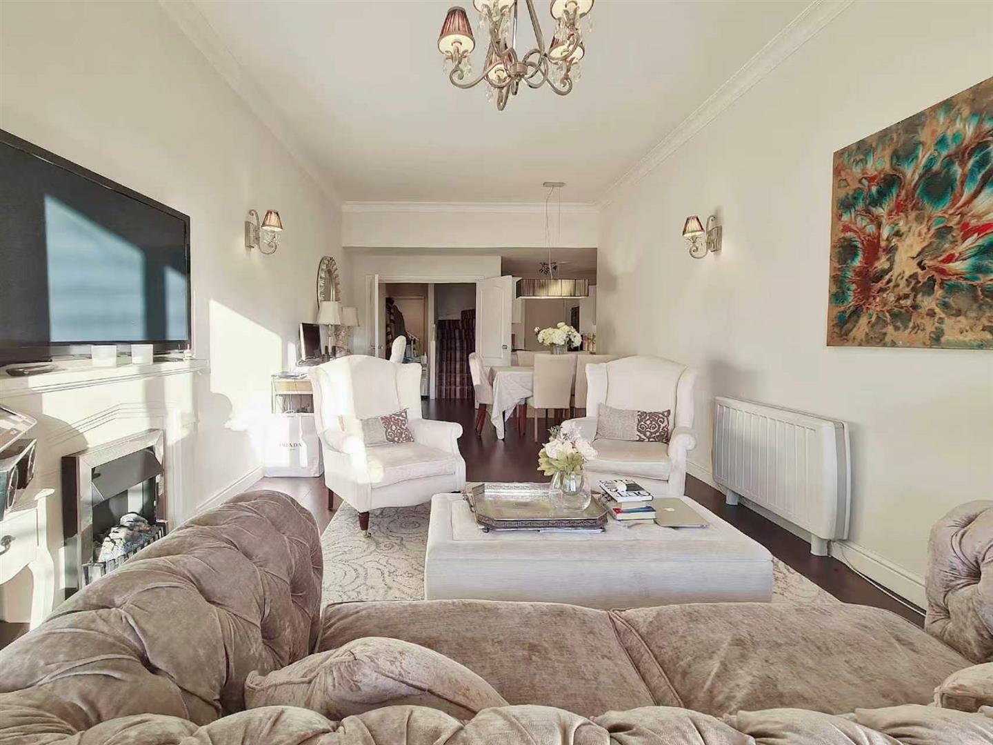 Flat Point W Access Road in Greater London