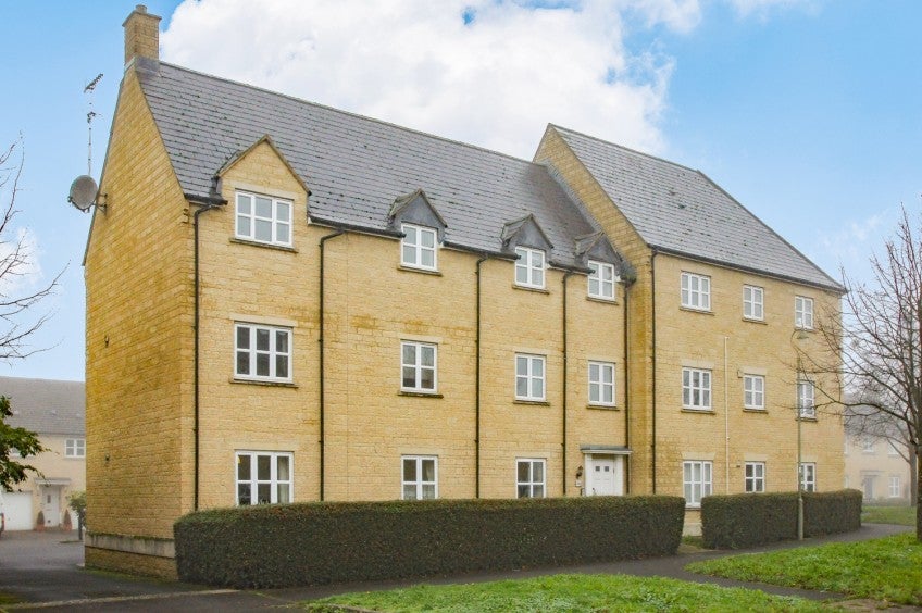 Flat Elmhurst Way in West Oxfordshire