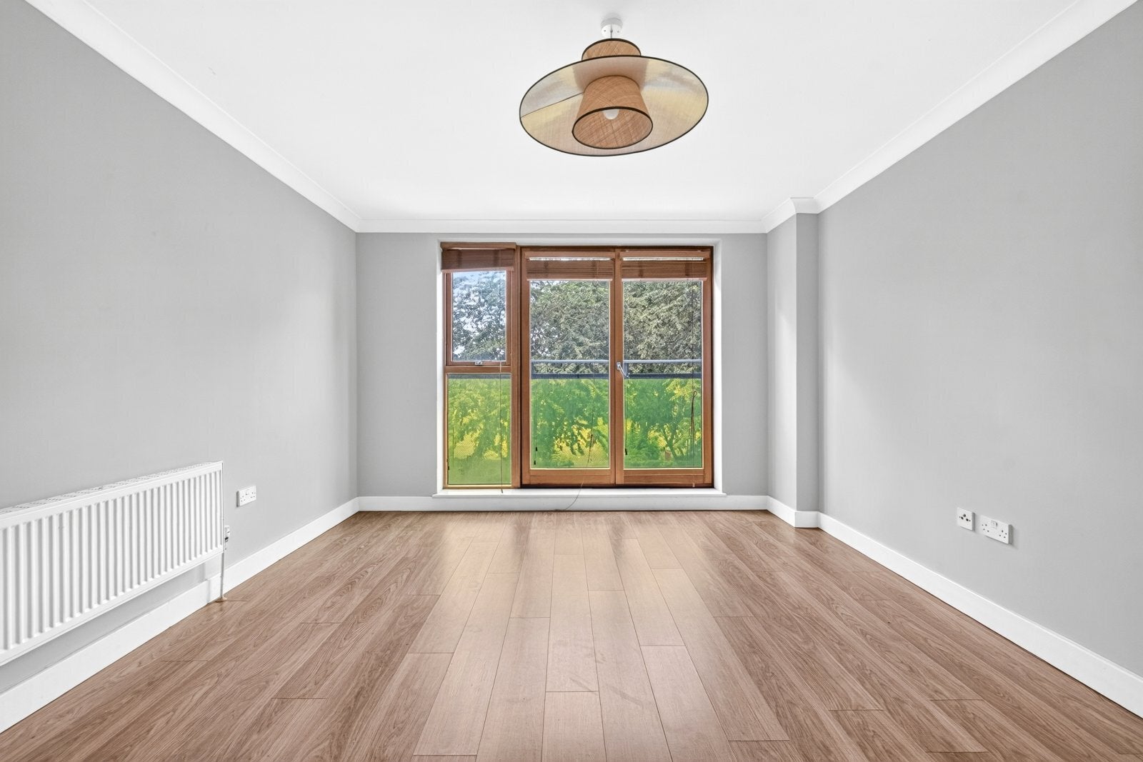 Flat Benyon Road in Greater London