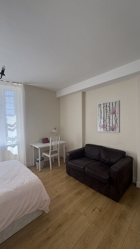Room Porchester Road in City of Westminster