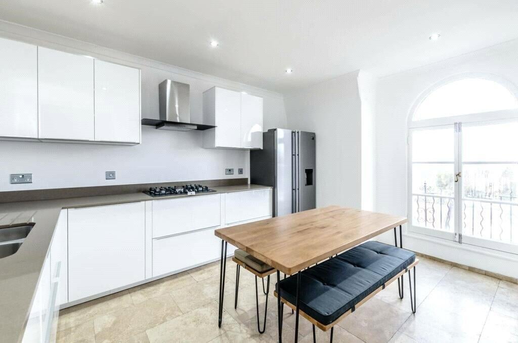 Flat Parsifal Road in Greater London