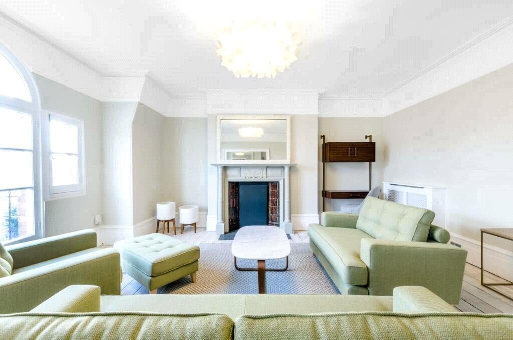 Flat Parsifal Road in Greater London