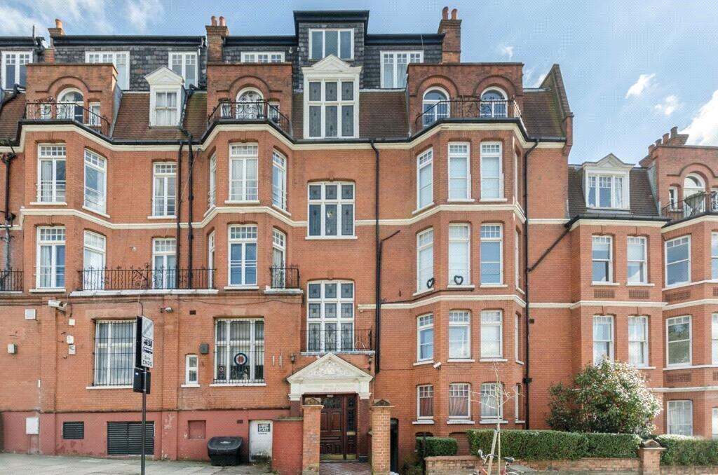 Flat Parsifal Road in Greater London