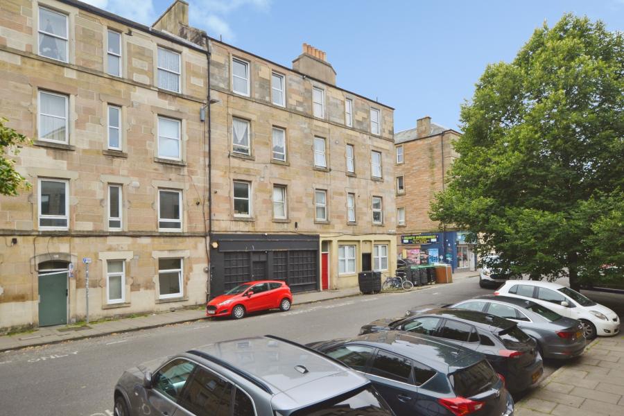Flat Albert Street in City of Edinburgh