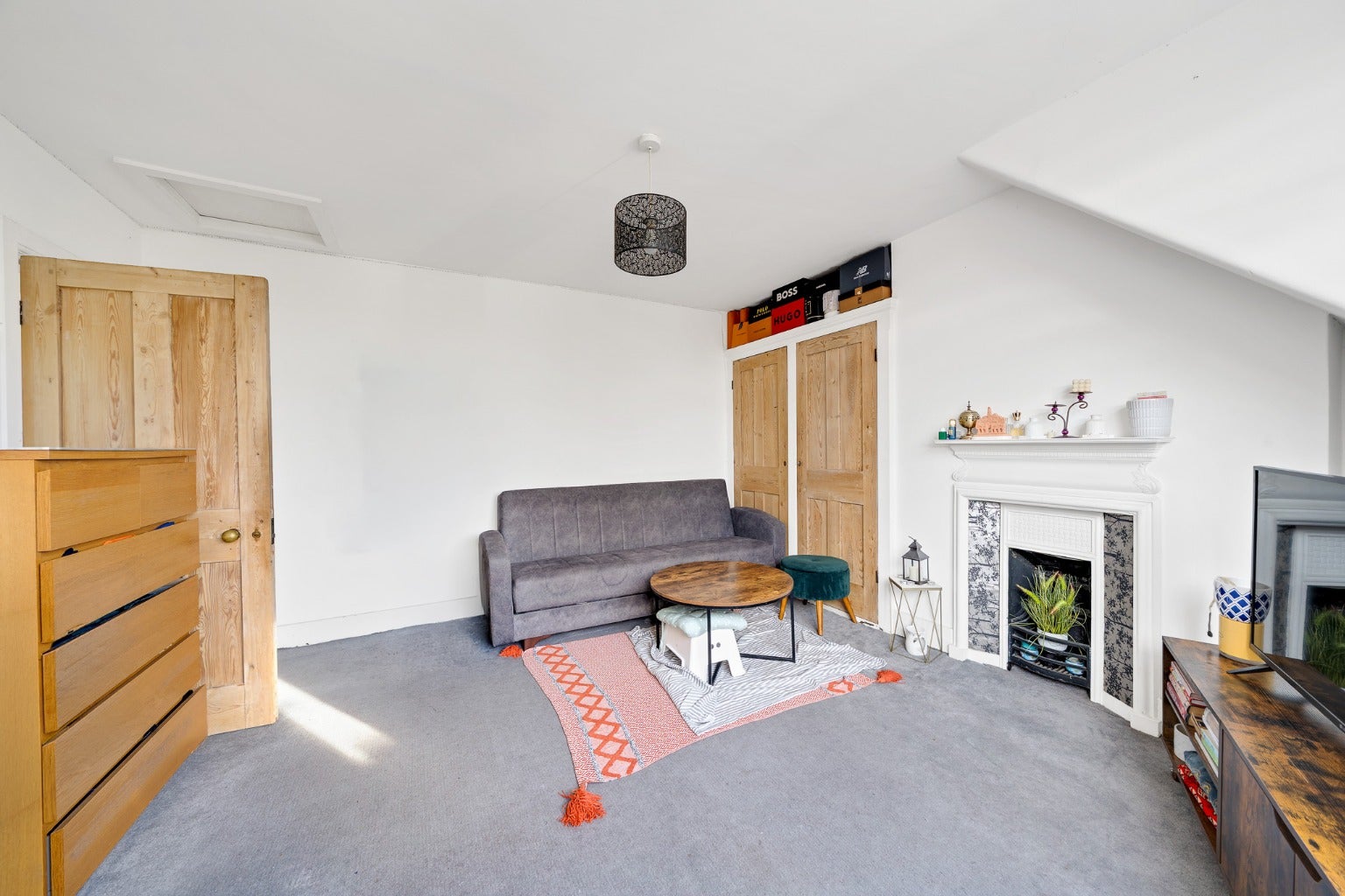 Flat Becmead Avenue in Greater London