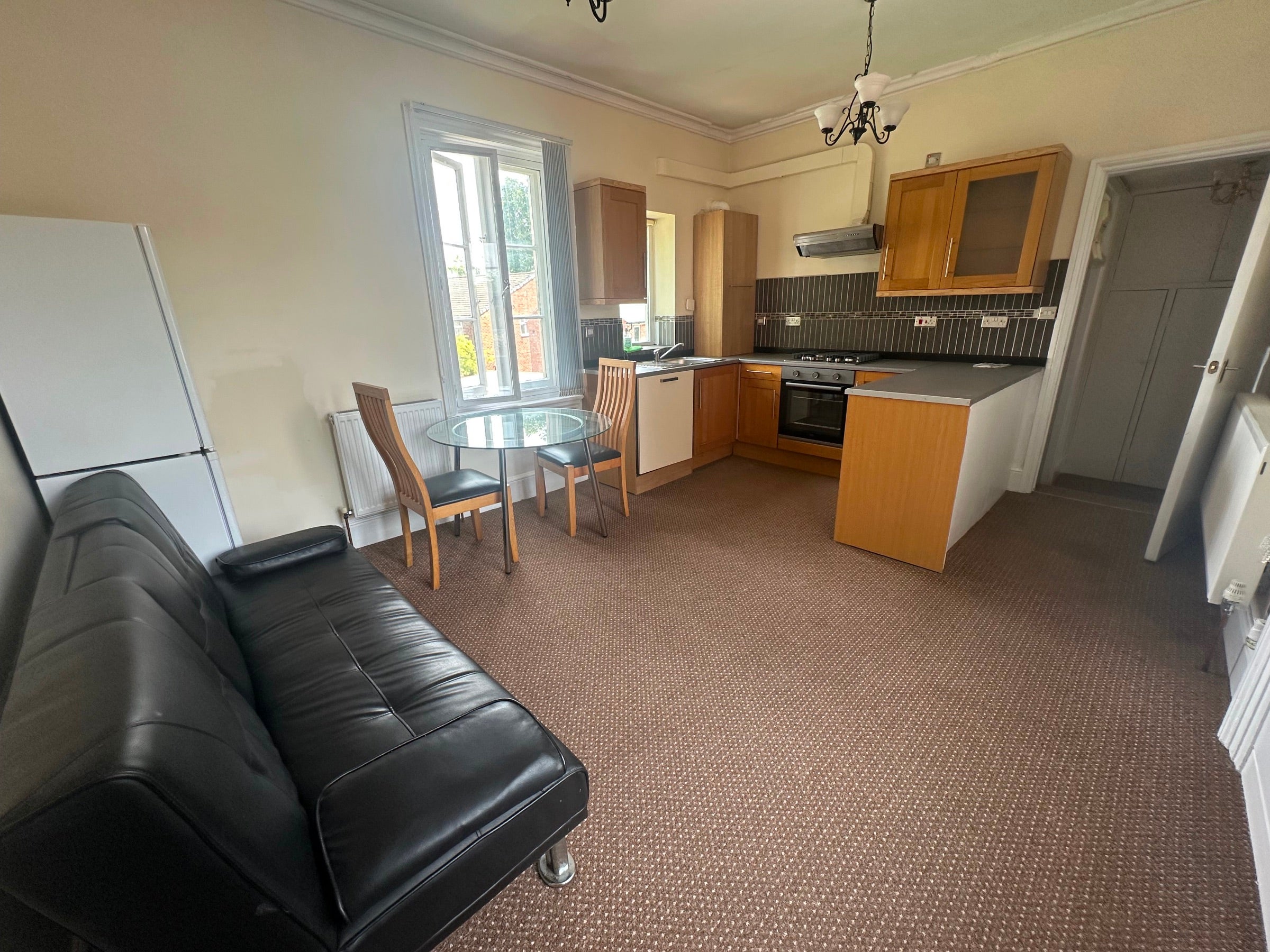 Flat St Mary's Road in Royal Leamington Spa