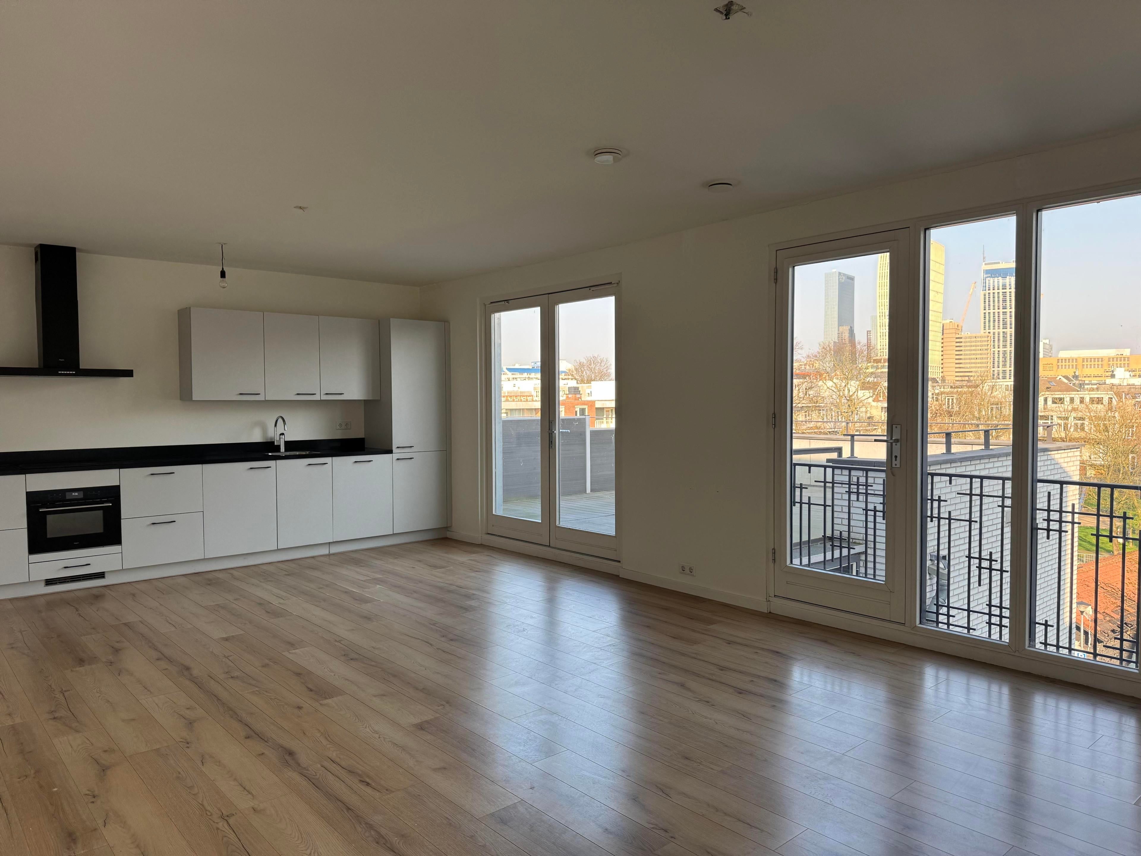 Flat Duivenvoordestraat 136 F