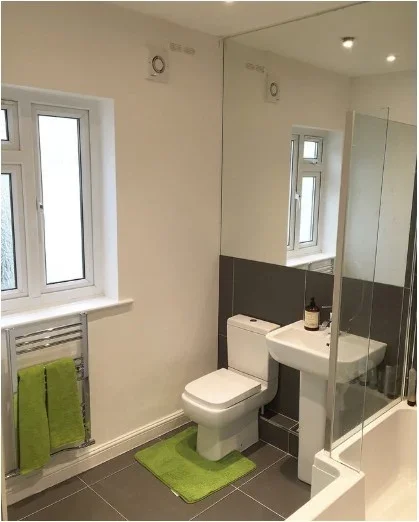 Room Ashlin Road in Greater London