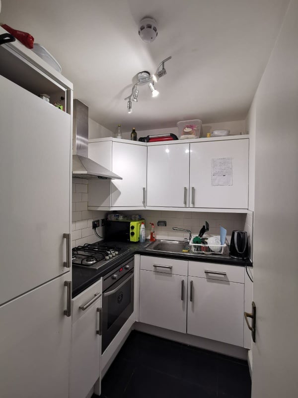 Room Harrow Road in City of Westminster