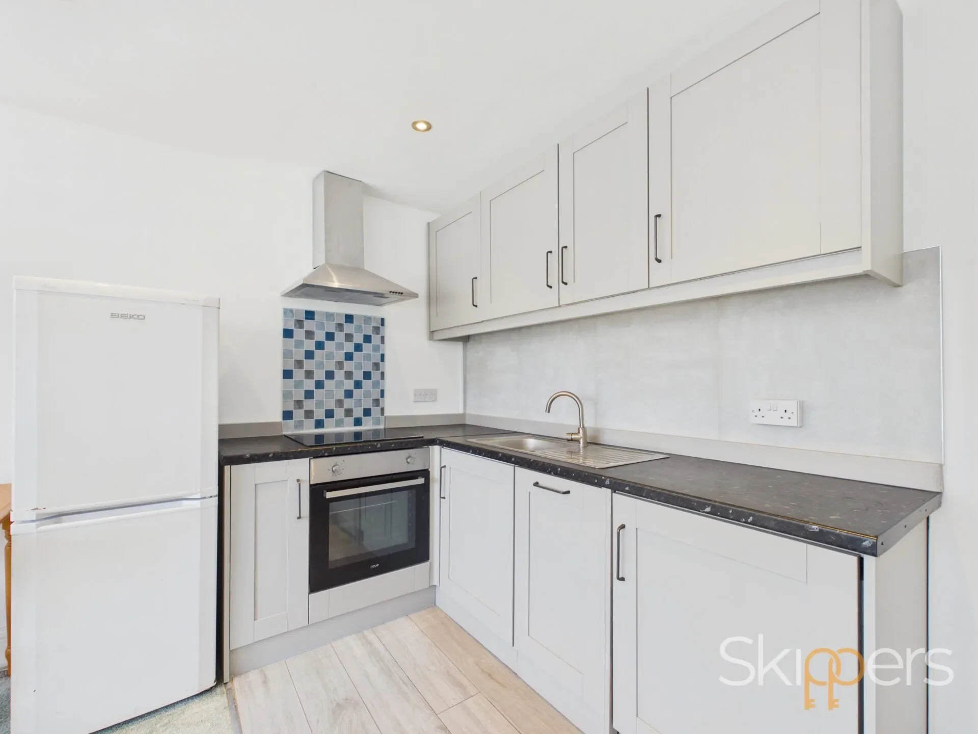 Flat Kingsnorth Gardens in Folkestone and Hythe District