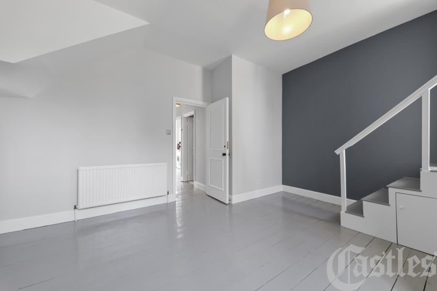 Flat The Broadway in Greater London