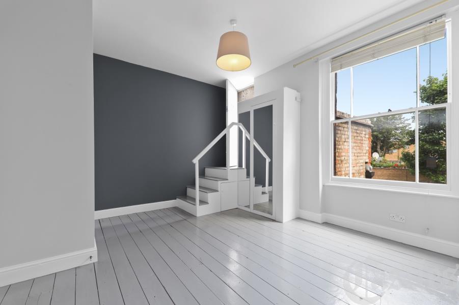 Flat The Broadway in Greater London