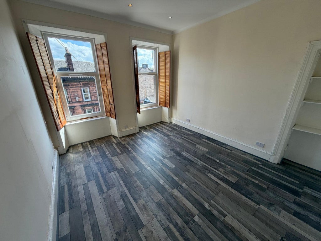 Flat Pollokshaws Road in Glasgow