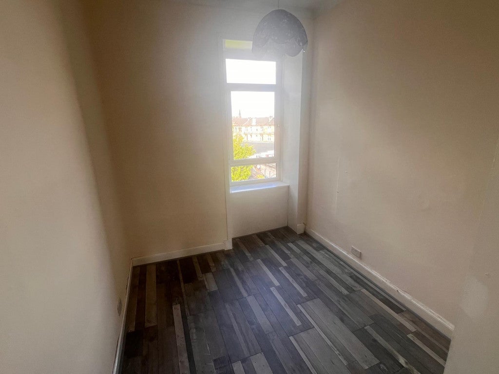 Flat Pollokshaws Road in Glasgow