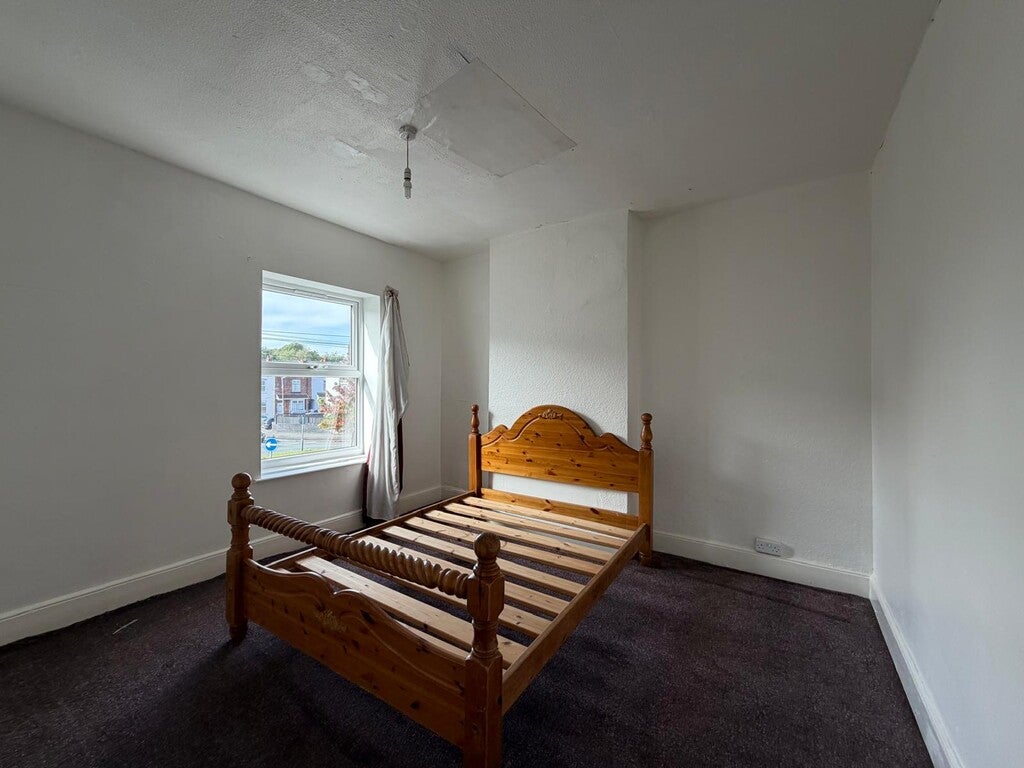 House Brisbane Road in Sandwell