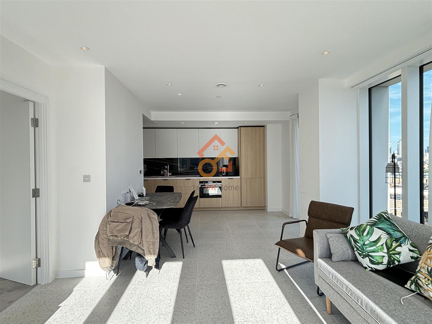Flat Cendal Crescent in Greater London