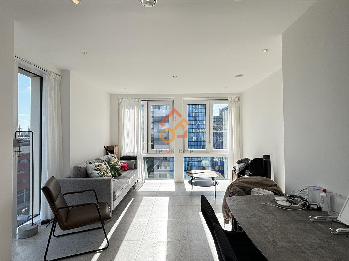 Flat Cendal Crescent in Greater London