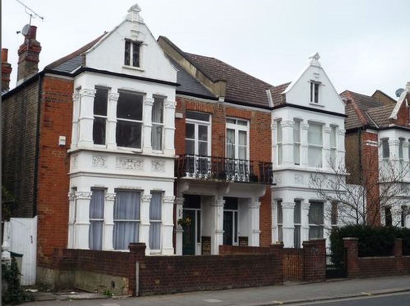House Fulham Palace Road in Greater London