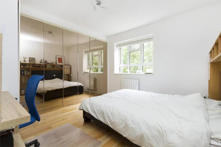 Flat Glazebrook Close in Greater London