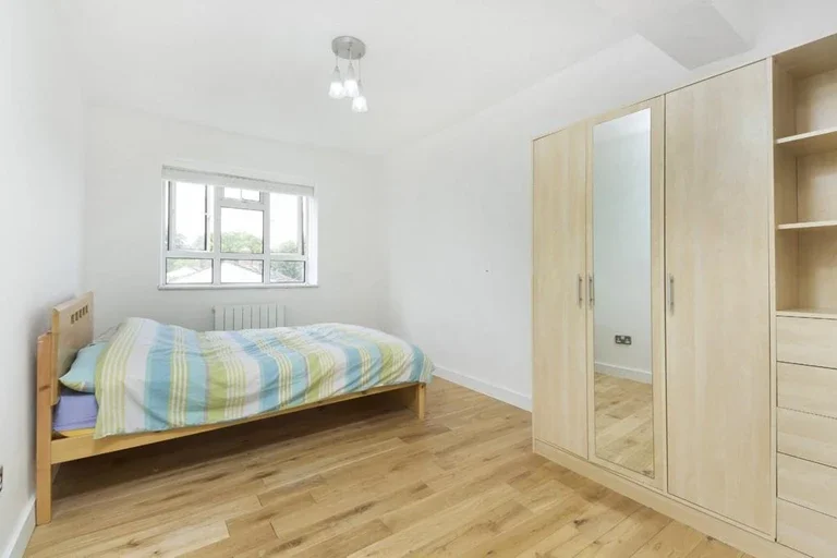 Flat Glazebrook Close in Greater London