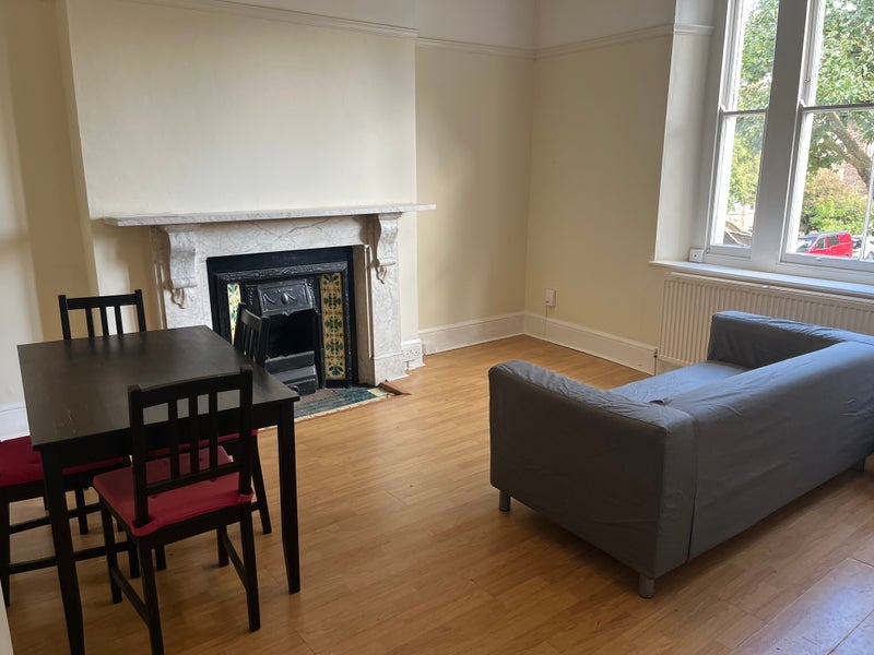 Flat Abbotsford Road in Bristol
