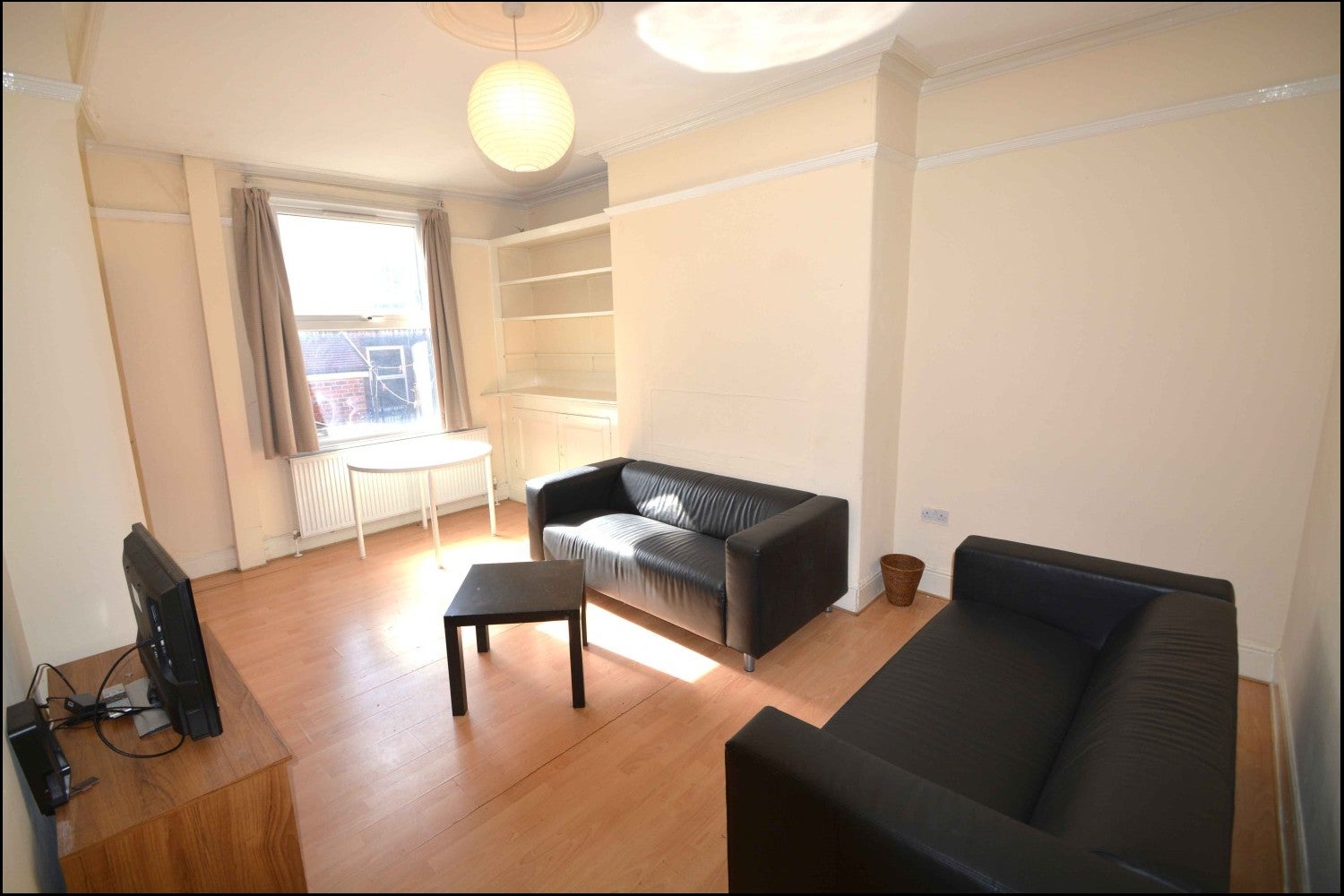 Flat Richmond Avenue in Leeds