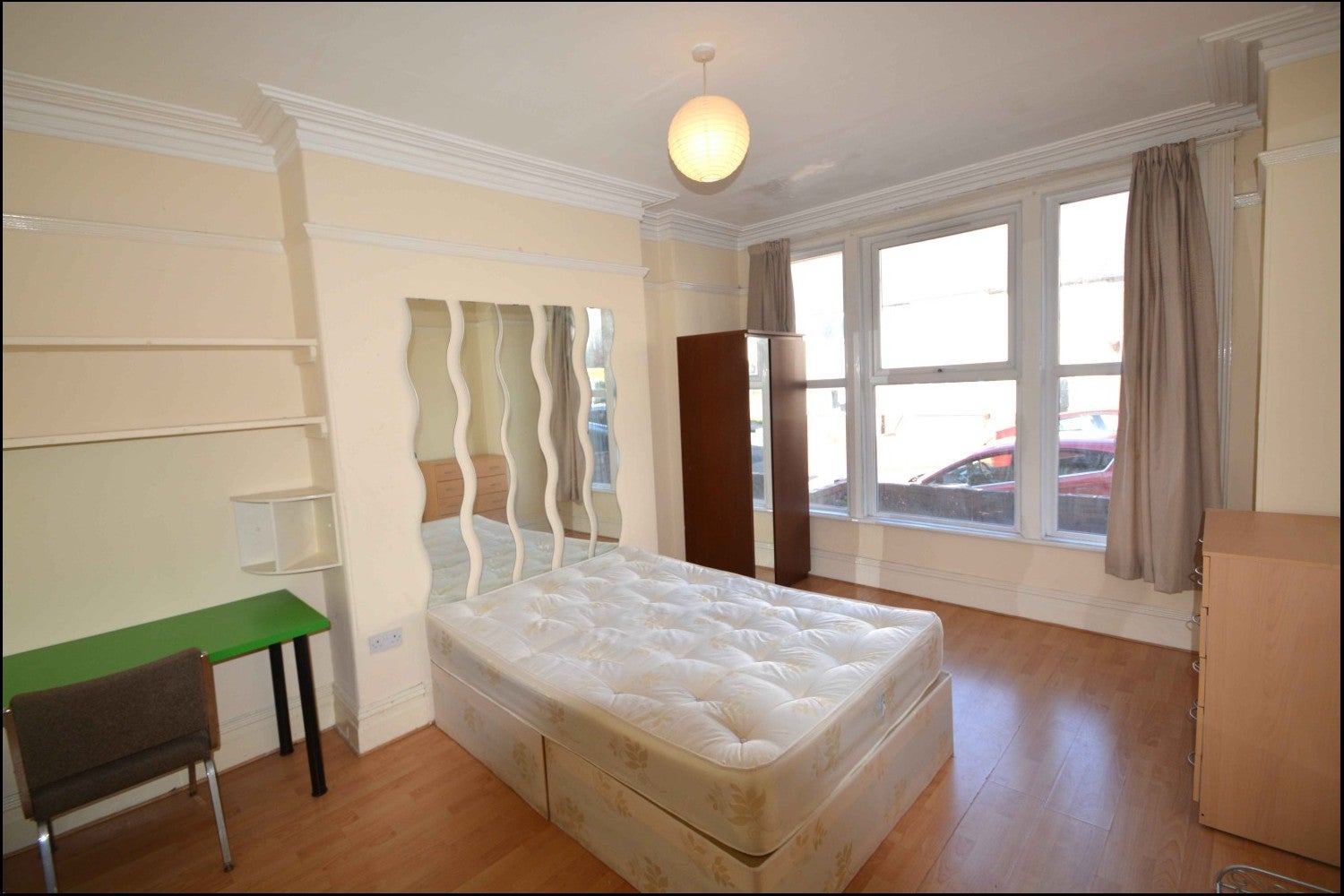 Flat Richmond Avenue in Leeds