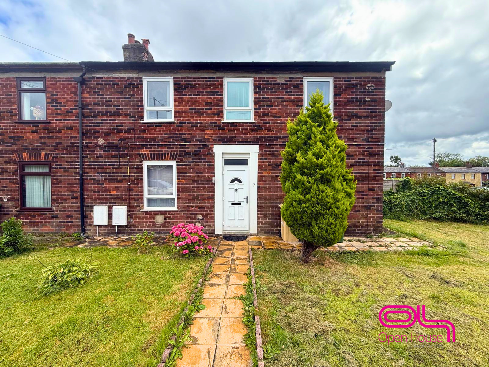 House Lowther Street in Farnworth