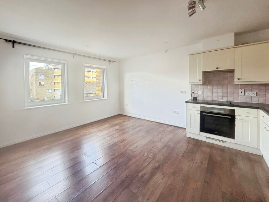 Flat Luton Road in Greater London