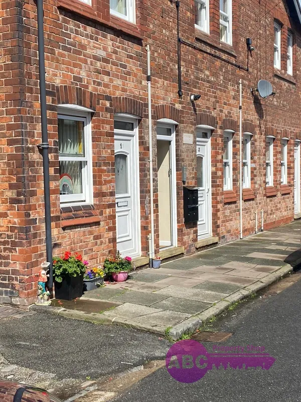 Flat Newton Road in Ellesmere Port