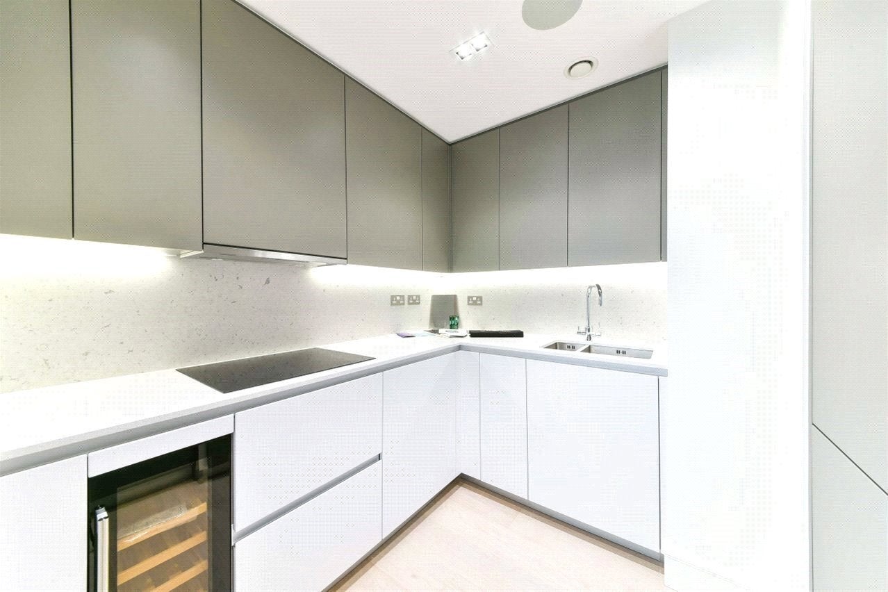 Flat Dingley Road in Greater London