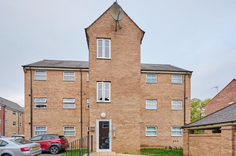 Flat Dunster Close in Rugby