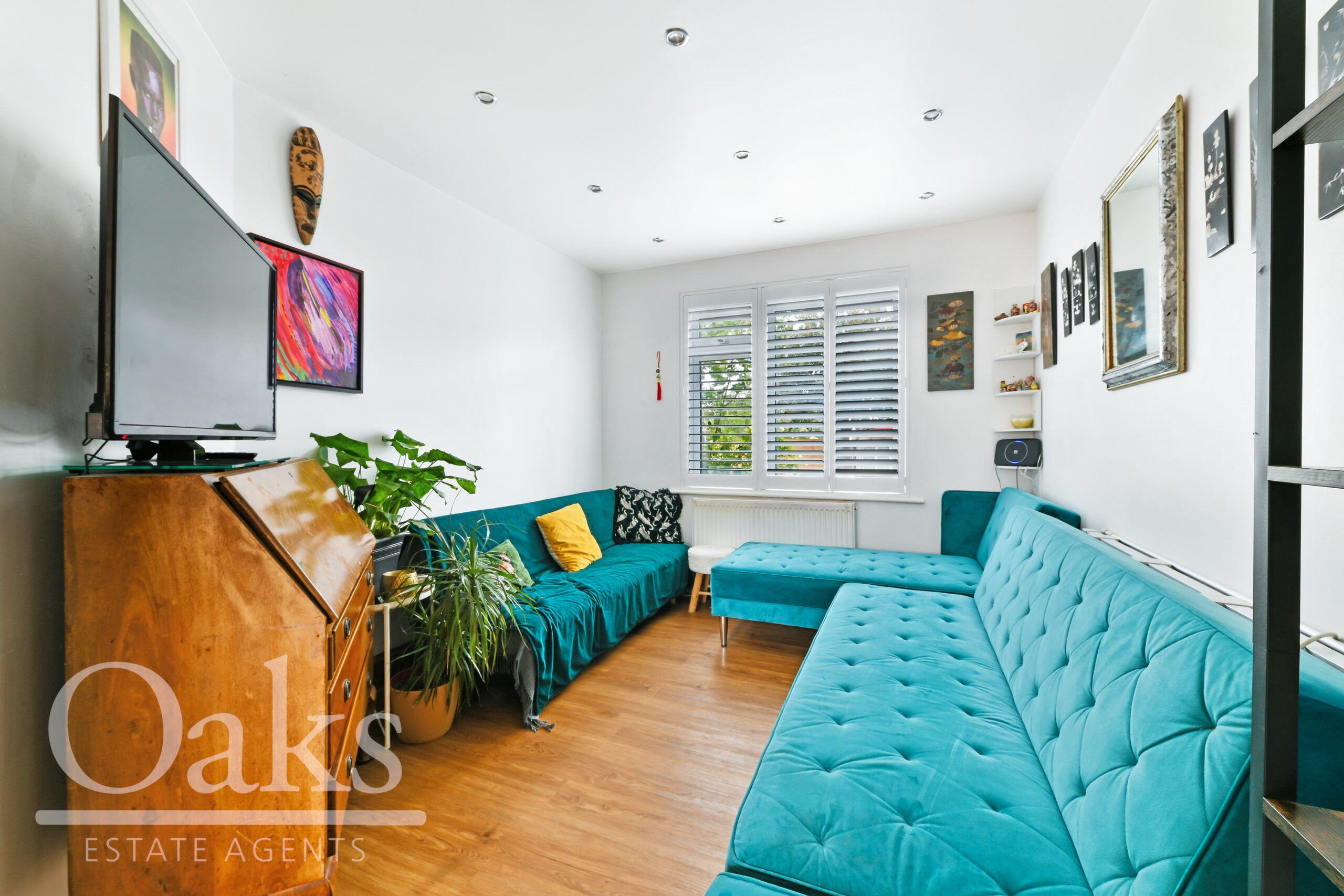 Flat Harrington Road in Greater London