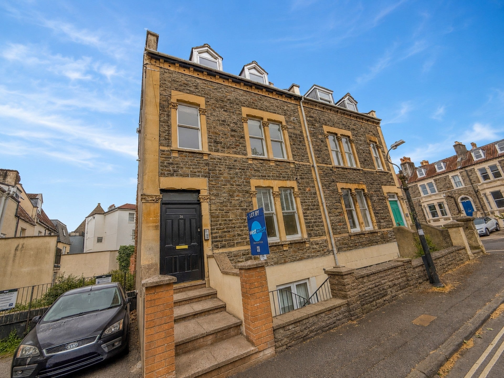 Flat Oakfield Place in Bristol