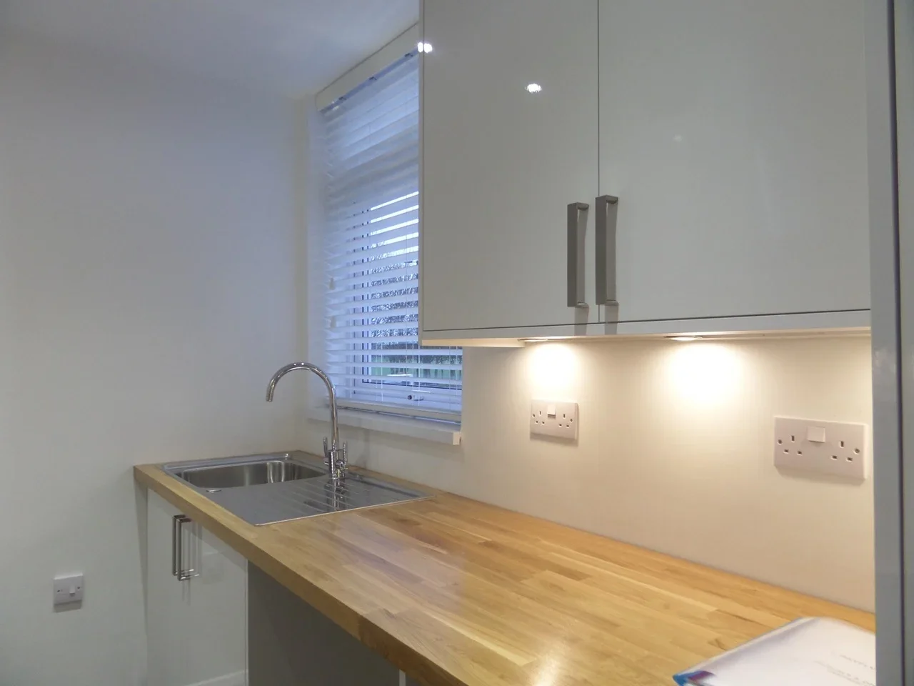 Flat Mayfly Gardens in Greater London