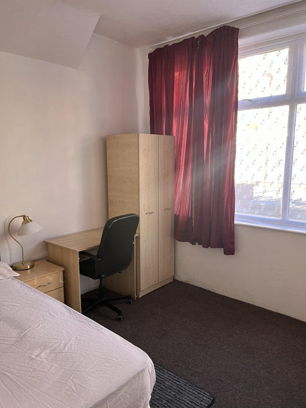 Room Gulson Road in Coventry