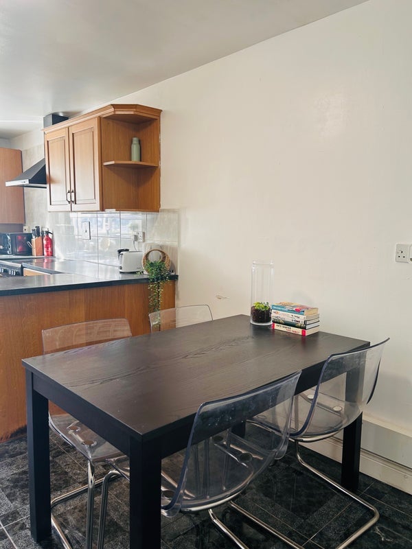 Room Barney Close in Greater London