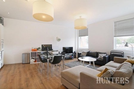 Flat Denmark Hill in Greater London
