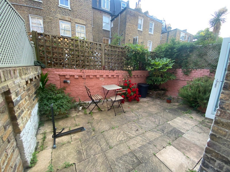 Room Iffley Road in Greater London