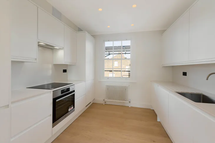 Flat Sutherland Street in City of Westminster
