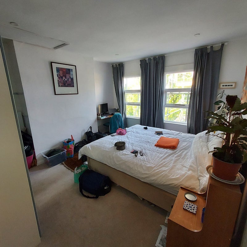 Flat Atherton Road in Greater London