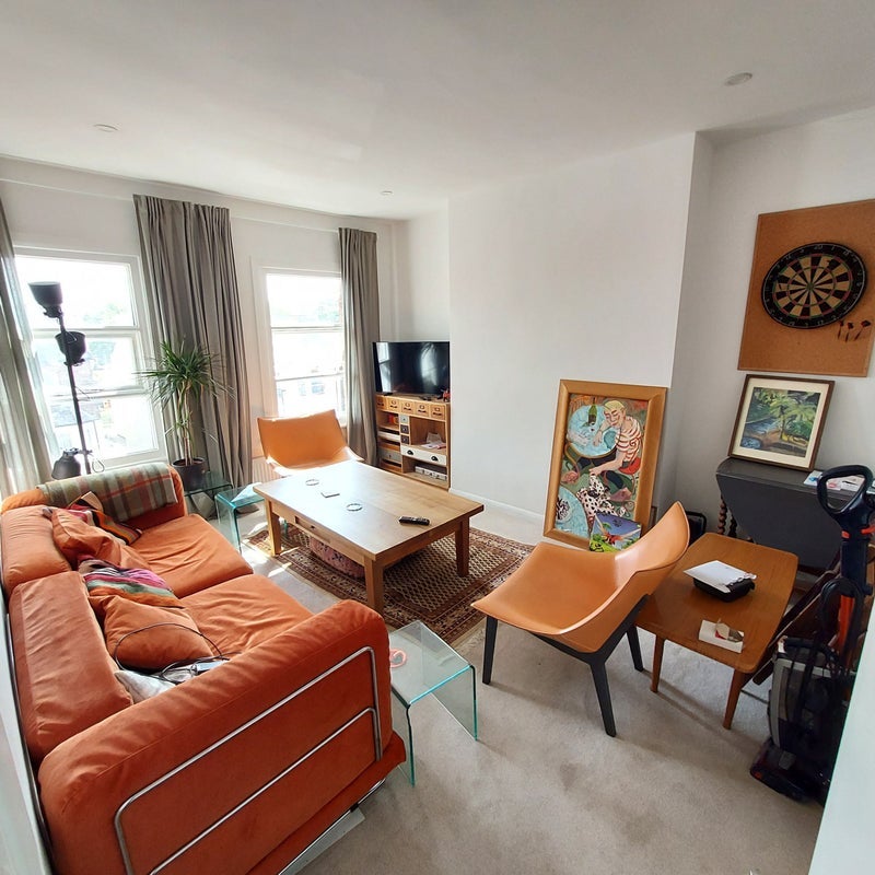 Flat Atherton Road in Greater London
